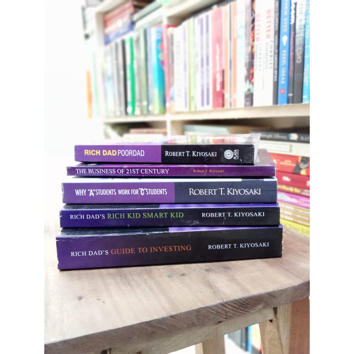 e09204b3e741c49e81d009c58a2d719b.jpg Robert T. Kiyosaki Set Of 5 Books - Image 1